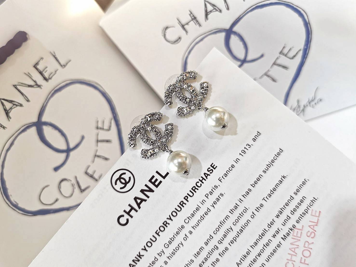 VIP 】✨พร้อมส่งความสวย✨Rare items ห้ามพลาด! แพ็คสุดคุ้มX3! CHANEL EARRING & BROOCH SET VIP GIFT WITH PURCHASE THE ORIGINAL PACKAGE (GWP) ชุดกิ๊ฟเซทของกำนัลสุดเลอค่าจากการแลกคะแนนสะสมสำหรับลูกค้าสมาชิก VIP CHANEL DUTYFREE ไอเท็มหายากชวนสะสมมาเ