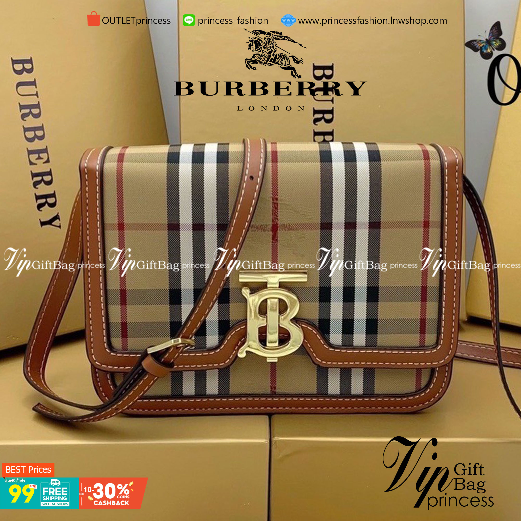 VIP 】กลับมาตามคำเรียกร้อง! ห้ามพลาด! Rare items! BURBERRY FRAGRANCES LEATHER CROSSBODY BAG วัสดุ Canvas & Leather ลาย Vintage คอลเลคชั่นใหม่ทรงเหลี่ยมสวยหรูดูดี เปิดปิดด้วยฝาปิดสัญลักษณ์รูปTB ภายในมีช่องแบ่งเป็นสัดส่วนสามารถใส่มือถือ iphone เงิน ของจ