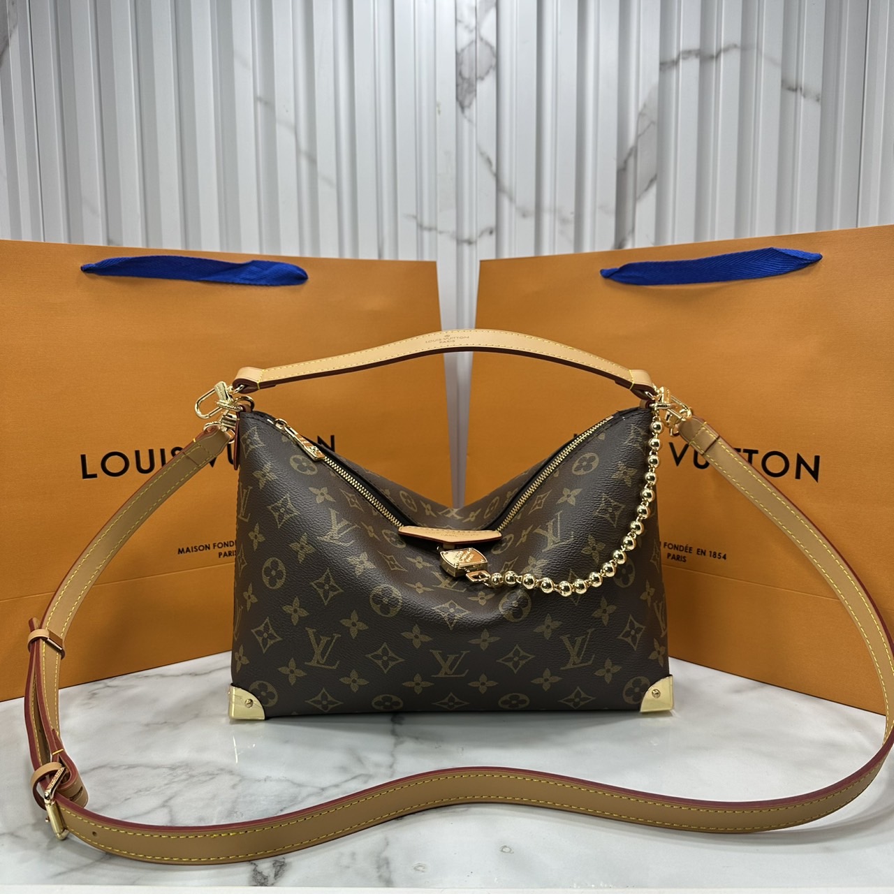 ORI หนังแท้ | LV Bobo Trunk bag Monogram Heritage Canvas / LV Hobob Bag กระเป๋าถือ กระเป๋าสะพายทรงโฮโบ ไอเท็มใหม่ล่าสุดจากตระกูล Trunk รังสรรค์จาก Monogram Heritage แคนวาส มุมกระเป๋าที่ได้แรงบันดาลใจจากทรังก์