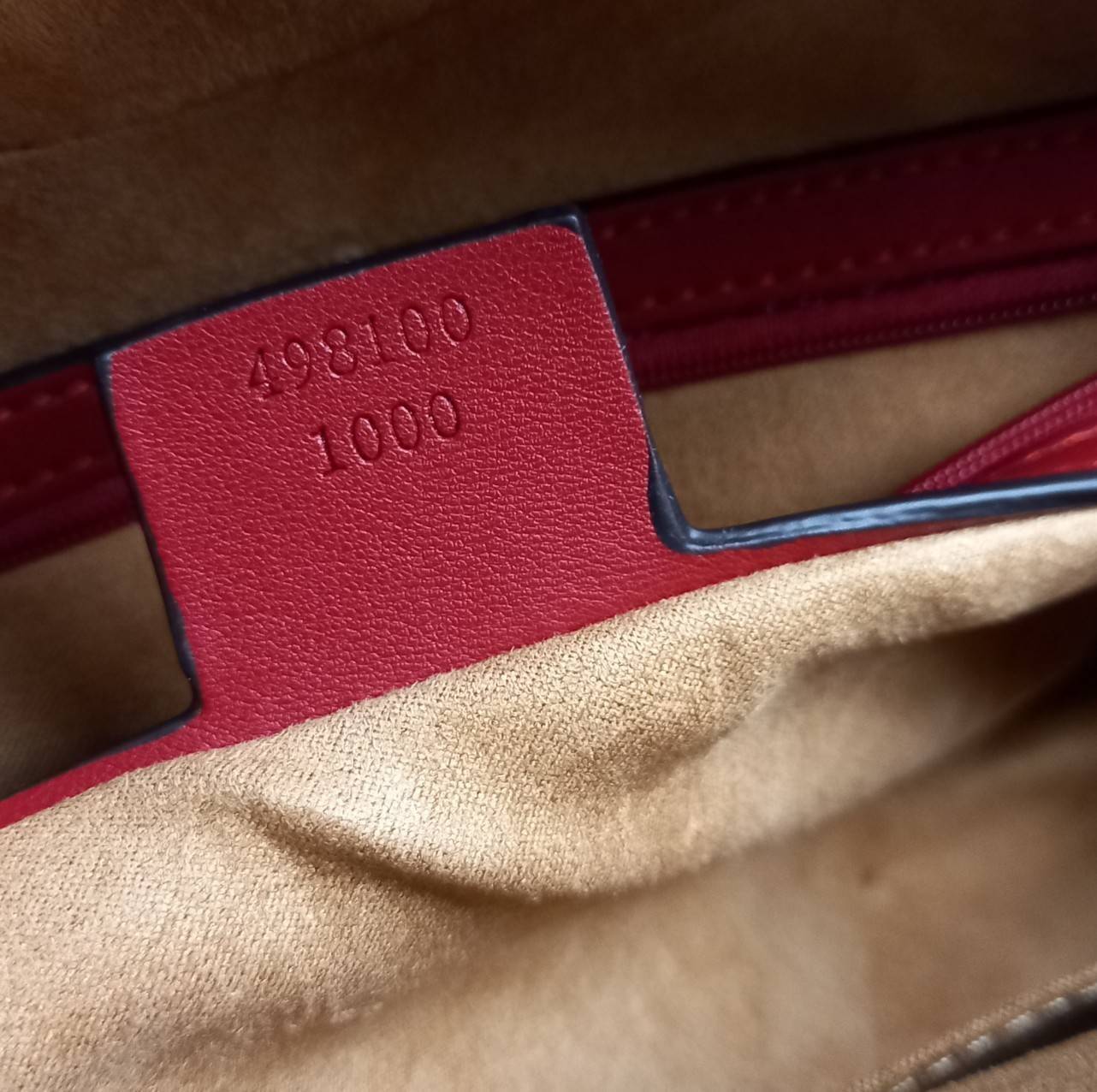 VIP GUCCI GG MARMONT TOP HANDLE SHOULDER BAG / BOLSA GG MATELASSE กระเป๋าถือ กระเป๋าสะพาย คอลเลคชั่นสุดหรู มาพร้อมสายสปอร์ตสะพายยาว สามารถปรับระดับได้ ถอดได้ เป็นอีกรุ่นที่โดดเด่นมากๆ การใช้งานคล้องตัวสุดๆ โดดเด่นด้วยโลโก้ GG ขนาดใหญ่เป็นเอกลักษณ์