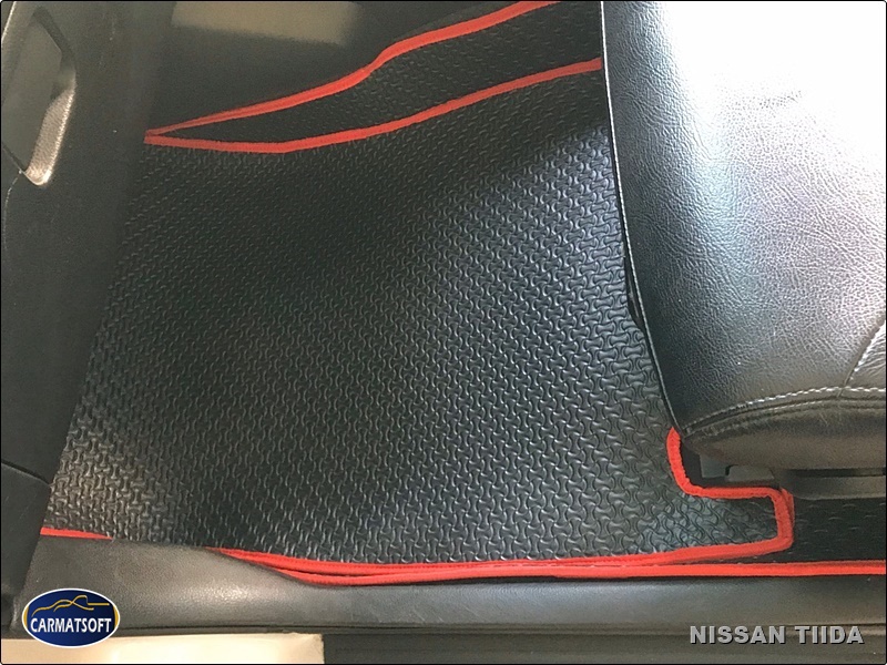พรมปูพื้นรถยนต์NISSAN TIIDA พรมลายไบเค่นสีดำขอบแดง+ เต็มคัน