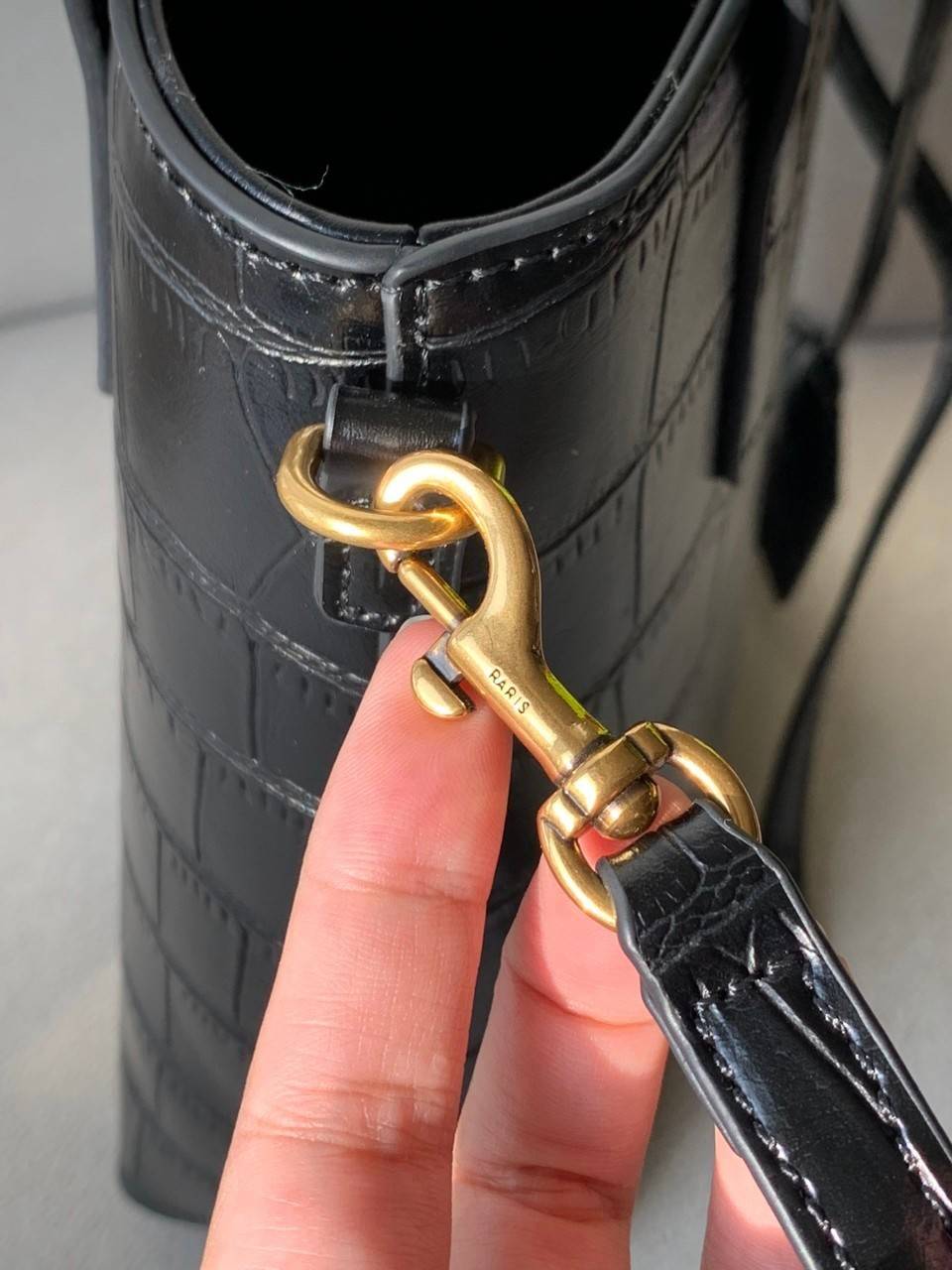 Large YSL CROC TOTE / YSL Toy croc-effect leather tote bag พร้อมส่งครบสองไซส์ *คู่ดูโอ้ สวยแบบตะโกนนน YSL BAG VIP วัสดุหนังสังเคราะห์ หนังนิ่มลายจรเข้เต็มใบ สวยหรูมาก