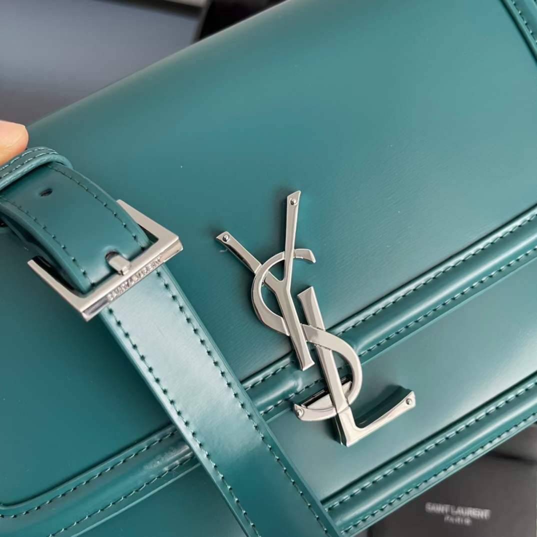 YSL Solferino medium crossbody bag คอลเล็คชั่นน้องโรเซ่ ROSE BLACKPINK ที่สุดแห่งความคลาสสิก เกรดออริจินอล หนังสวยมาก กระเป๋าสะพายรุ่นที่สาวๆ ทุกคนควรมีติดตู้ ภาพถ่ายจากงานขายจริง สวยตามรูป ไม่ผิดหวังค่ะ