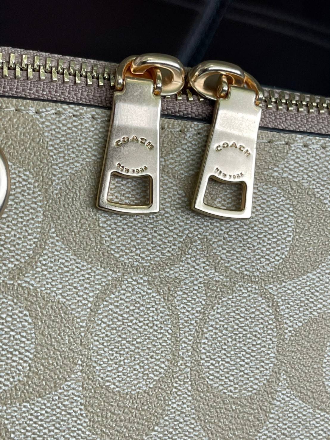 Coach KATY SATCHEL IN SIGNATURE CANVAS (COACH 2558) [Light Khaki Chalk]