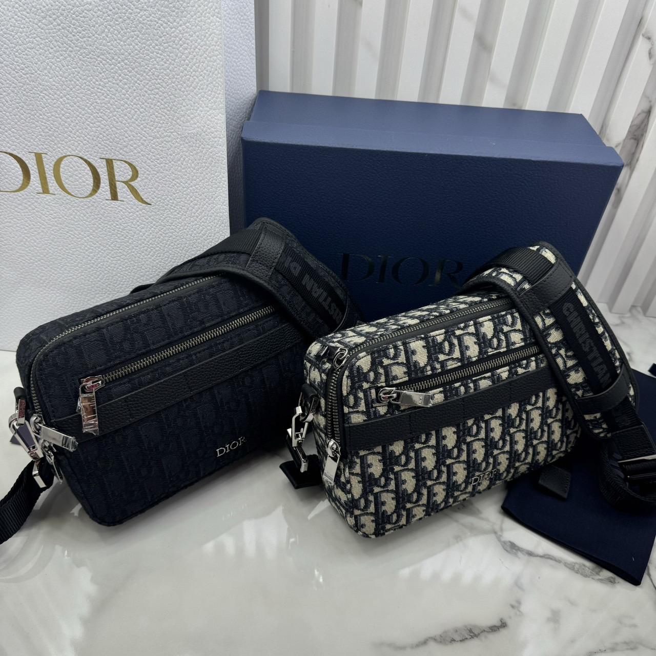 DIOR Medium Safari Bag with Strap / The hallmark Safari bag / Black Blue Oblique Jacquard / DIOR Messenger Bag กระเป๋าสะพายทรงแมสเซ็นเจอร์เอกลักษณ์ของแบรนด์แห่งตำนานความหรู