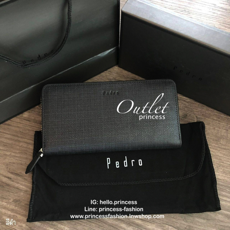 กระเป๋าสตางค์ใบยาว PEDRO เปิด - ปิดกระเป๋าด้วยซิปรอบ ด้านในมีช่องใส่บัตรหลายช่อง ช่องใส่ธนบัตรและช่องซิปใส่เหรียญ จะมอบเป็นของขวัญหรือใช้เองก็แนะนำเลยค่ะ