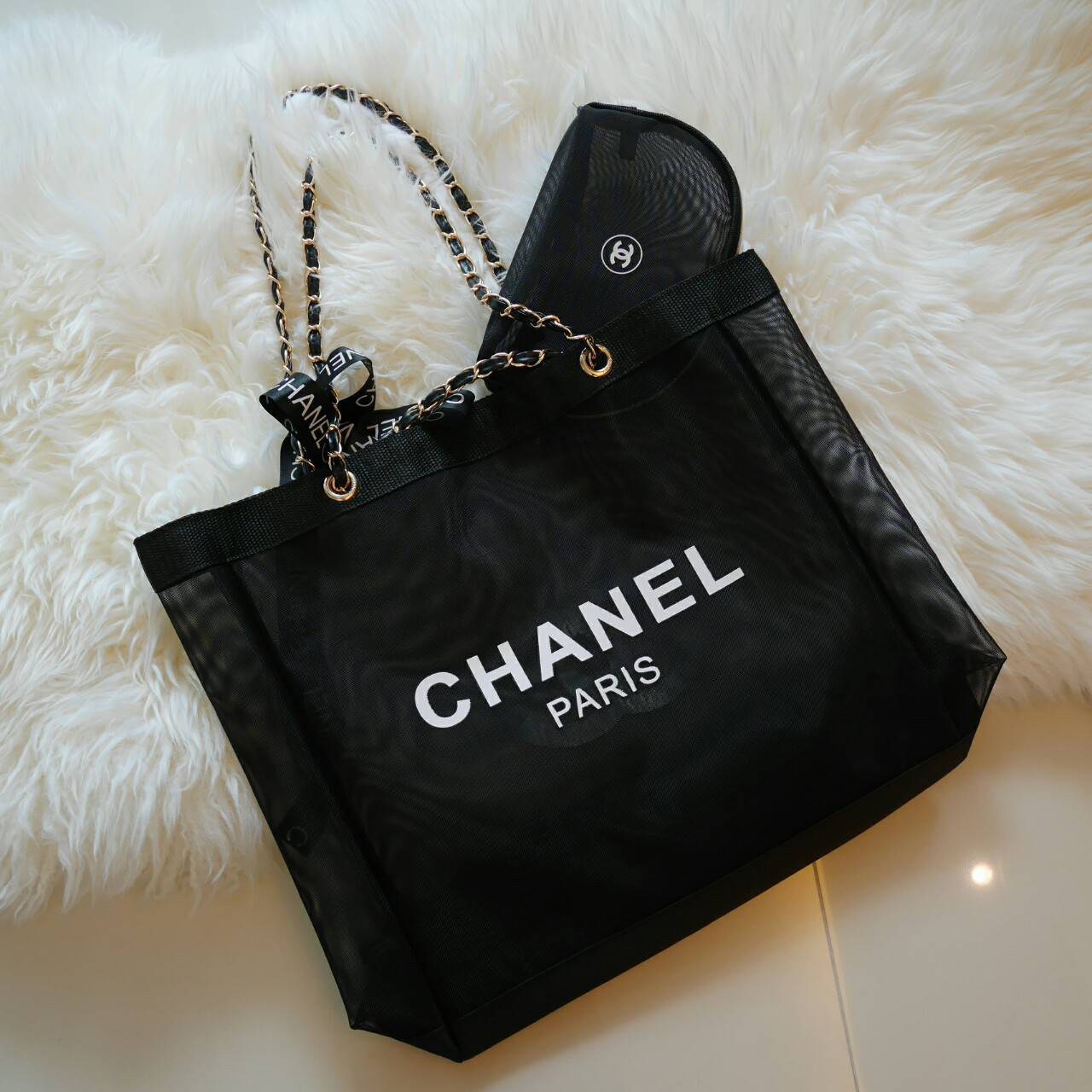RESTOCK!! กลับมาตามคำเรียกร้อง🎉🎉 *SETคู่สุดคุ้มมม ซื้อ1ได้ถึง2 !!! Chanel Shopping Ribbin bag With Chain With + Cosmetic Pouch กระเป๋าสะพายใบใหญ่ทรง Shopping พร้อมกระเป๋าใส่เครื่องสำอางค์ ใบเล็ก จากงานพรีเมี่ยมกิ้ฟของแท้นำเข้าจาก Chanel Pe