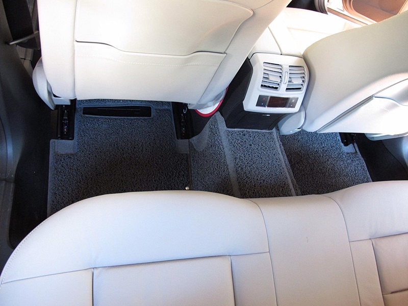 พรมดักฝุ่นไวนิลรีดขอบ BENZ E-CLASS W213 (2016-20) พรมดักฝุ่นในรถ สีเทา เกรดA เข้ารูป ตรงรุ่นรถ (5ชิ้น)