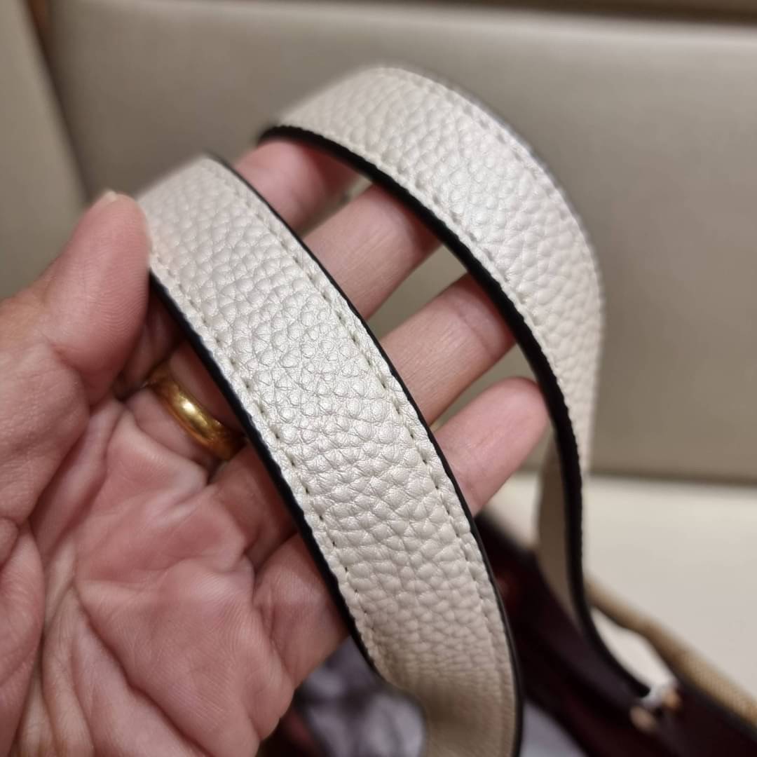 ใบใหญ่ COACH C8407 DEMPSEY CARRYALL IN SIGNATURE JACQUARD WITH STRIPE AND COACH PATCH ใบใหญ่ จุใจ คอลเลคชั่นใหม่ สีที่สาวๆรอคอย สวยคม ละมุนและมีความหรูในตัว กับกระเป๋าทรงโท้ท ไซส์ใหญ่ที่สามารถจุของได้แบบไม่ต้องกังวล ฟังก์ชั่นการใช้งานสะดวกที่สุด มีทั้งสาย