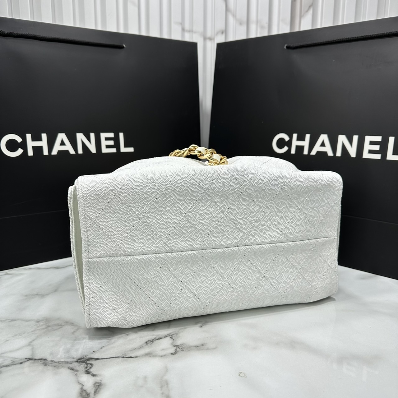 ORI หนังแท้ | 25cm CHANEL 25 Small Handbag Spring-Summer 2025 กระเป๋าสะพายรุ่นใหม่สุดฮอตแห่งปี หนังแท้ลายเกรน ที่สุดแห่งความไอคอนิก มาพร้อมใบเล็ก อะไหล่สีทองสวยหรู