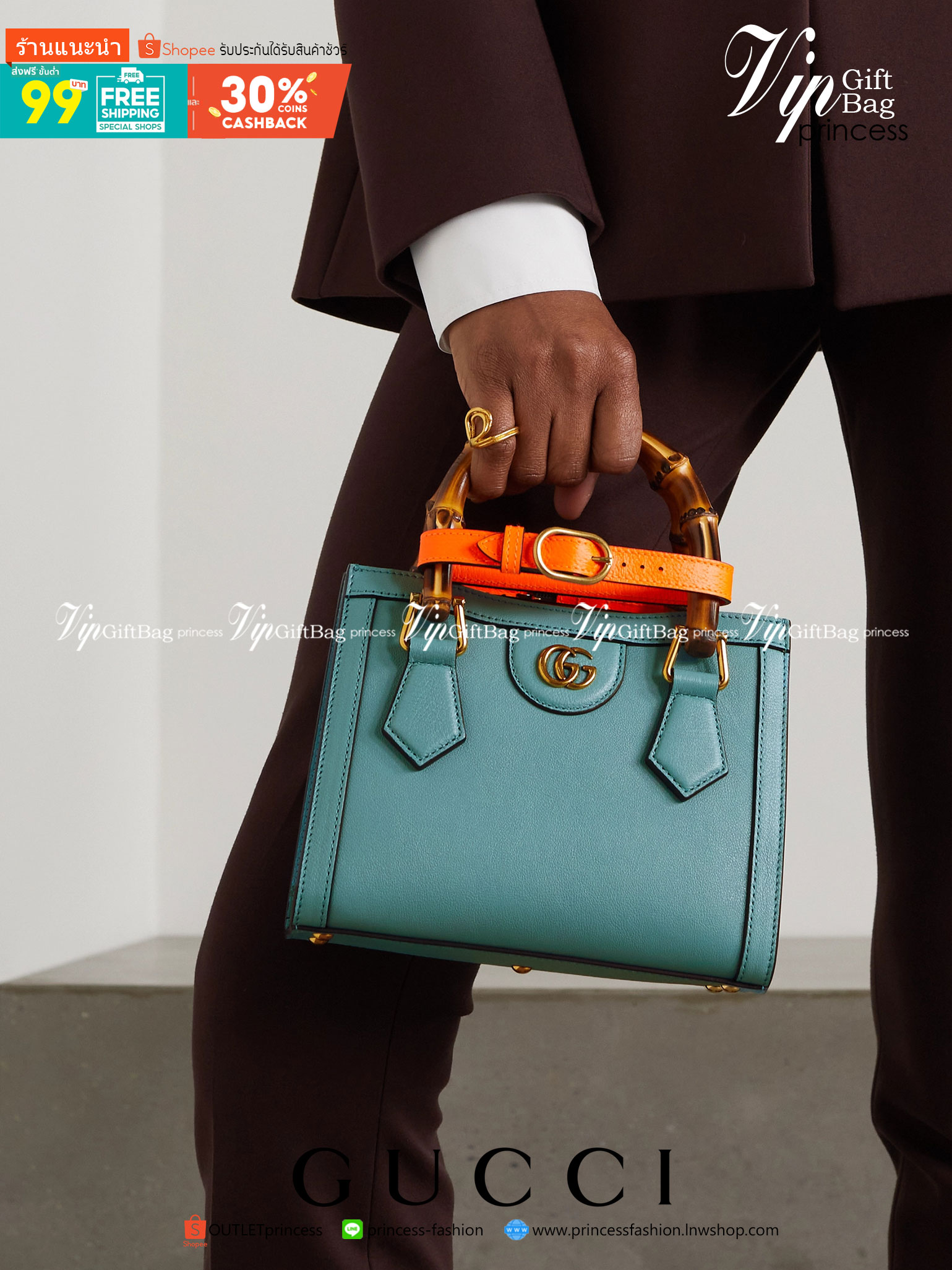 VIP GIFT 】หนังแท้ GUCCI Diana mini tote bag กระเป๋างานหูไม้ไผ่สุดคลาสสิก ดีไซน์มาใหม่พร้อมเข็ดขัดหนังสีสะท้อนแสงประดับตรงหูกระเป๋า ขนาดมินิกำลังน่ารักเลยค่ะ วัสดุหนังแท้ อะไหล่ทอง งานสวยตั้งอยู่ทรง มีสายสะพายยาว 1เส้น สามารถปรับระดับได้-ถอดได้ งานเก๋ไก๋ที