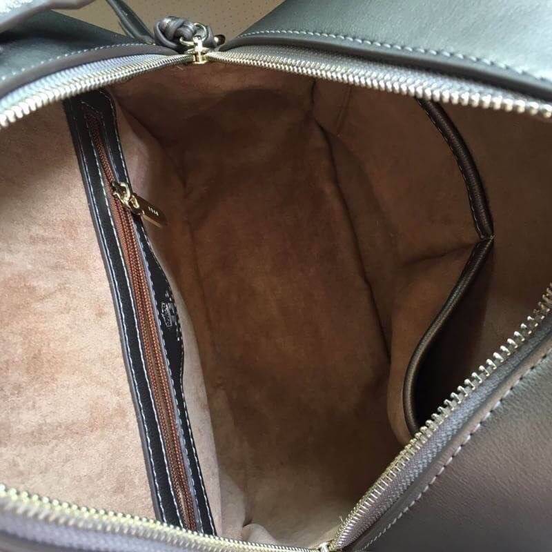 KEEP ' Nadia ' backpack 🎒👟 เป้ หนังแกะสังเคราะห์ สวย หรู ปักลายพิเศษ สามารถสะพายหลัง หรือ สะพายข้างได้ เลิศ !! =>> กระเป๋าทรงสวย งาน handmade เย็บแบบฝีมือต่อฝีมือ เพิ่อให้ได้ใบนี้