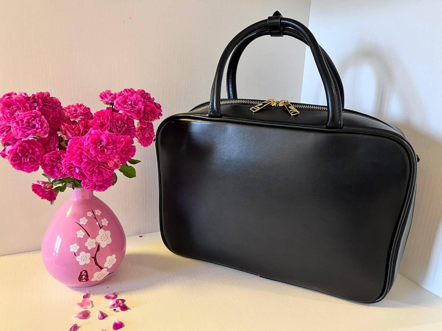 MIUMIU Leather top-handle bag / MIUMIU Boston Bag กระเป๋าถือสะพาย เกรดออริ 1:1 ใช้งานต่างประเทศได้