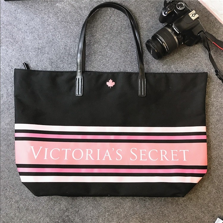 Victoria's Secret Stripe bag กระเป๋าสะพายไหล่ทรง tote วัสดุ Canvas เปิดปิดด้วยซิป จุของได้เยอะ สาวก VS ห้ามพลาดค่ะ