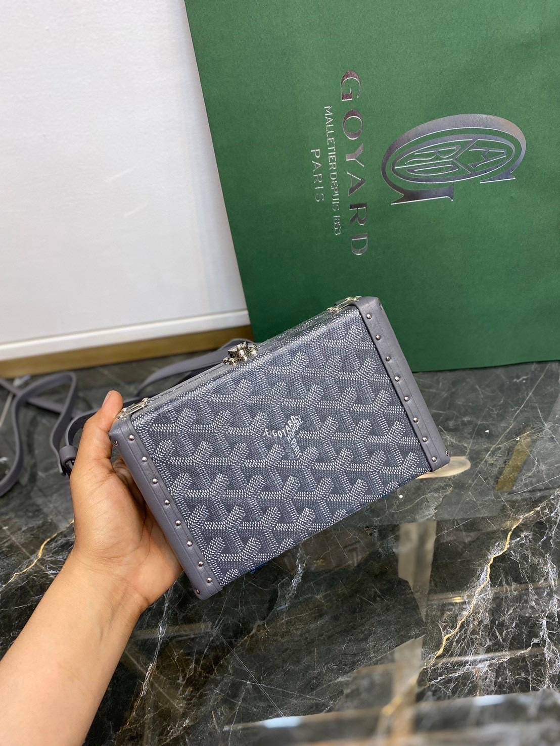 ORI หนังแท้ | Goyard Minaudière Trunk Bag กระเป๋าสะพายทรงแมสเซ็นเจอร์ เป็นคลัตช์ได้ในใบเดียว น้ำหนักเบา ทรงกล่องดีไซน์ใช้งานง่าย สวยหรู