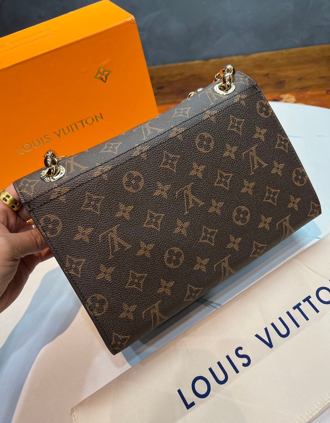หนังแท้ LOUIS VUITTON VICTOIRE BAG พร้อมส่งที่ไทย