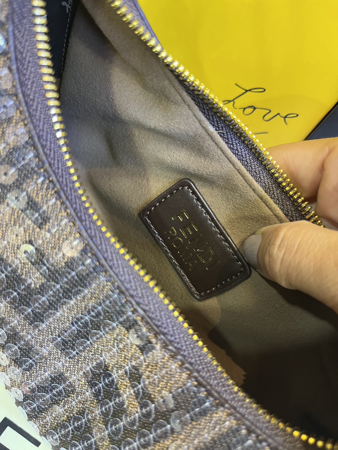 FENDI NANO Fendigraphy Bag fabric charm / Fendi hobo bag 20cm พร้อมส่ง กระเป๋าสะพายไหล่เฟนดิปักเลื่อมรุ่นใหม่ สวยหรู **สินค้าเกรดออริจินอล 1:1 สลับแท้