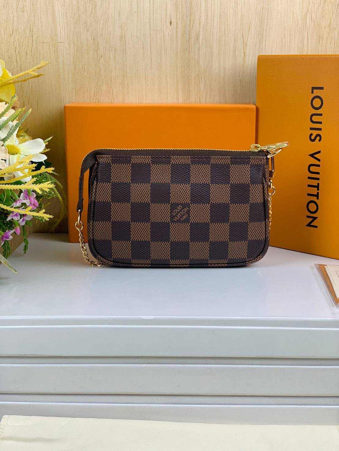 หนังแท้ LOUIS VUITTON MINI POCHETTE ACCESSOIRES BAG / LV POCHETTE พร้อมส่งที่ไทย งานหนังแท้ทั้งใบ ออริจินอลเกรด ภาพสินค้าถ่ายจากงานขายจริง ใช้งานต่างประเทศได้