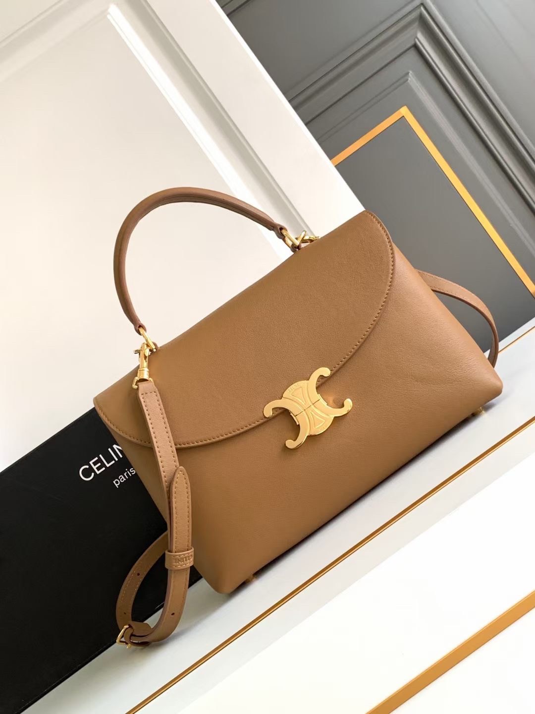 MEDIUM CELINE NINO BAG IN SUPPLE กระเป๋าสะพายหูจับในตัว แบรนด์หรู ดีไซส์คล่องตัว เกรดออริ สลับแท้ 1:1 ใช้งานต่างประเทศได้