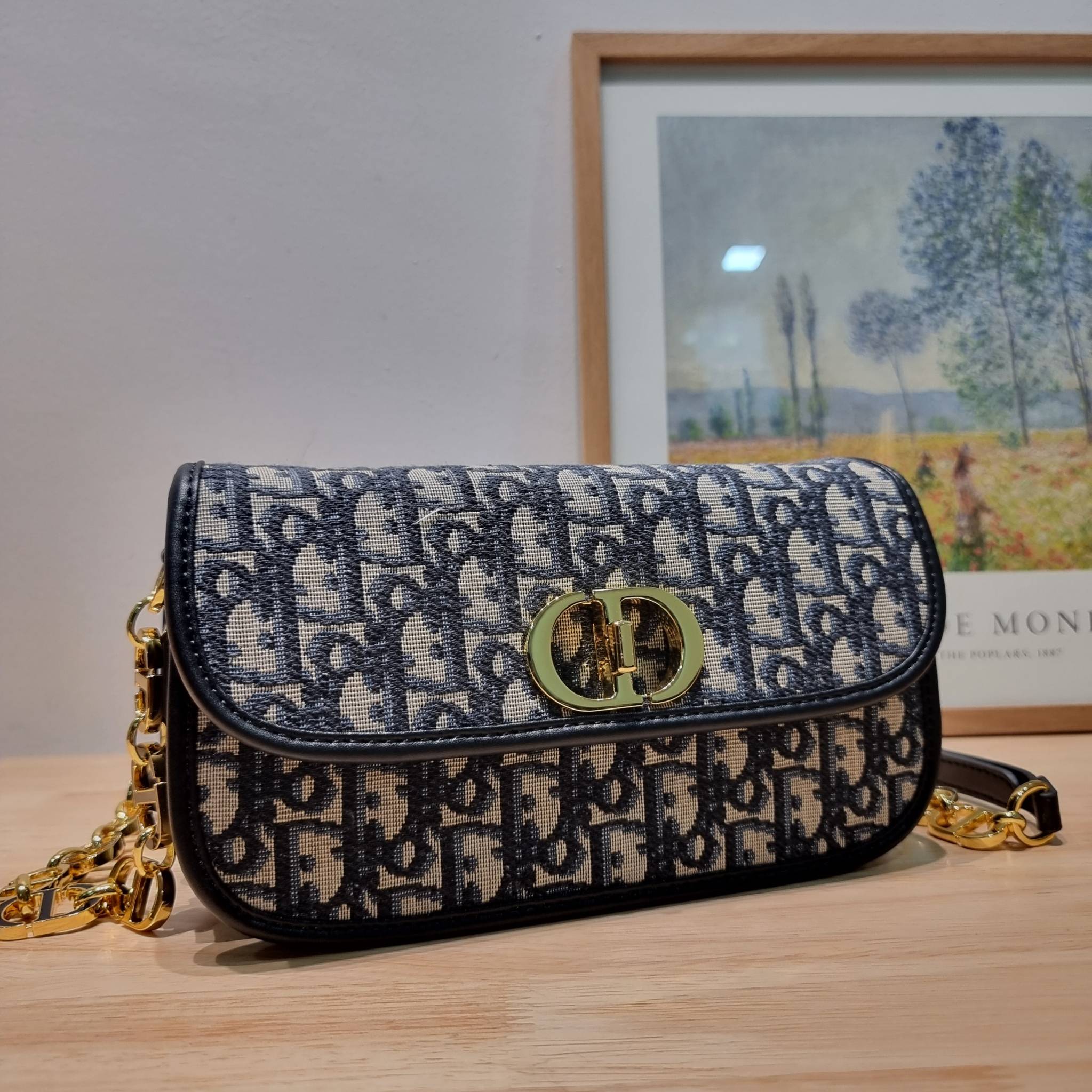 DIOR 30 MONTAIGNE AVENUE BAG สวยหรู ดีเทลแพง ต้องยกให้ไอเท็มนี้เลย กับกระเป๋าสะพายข้าง