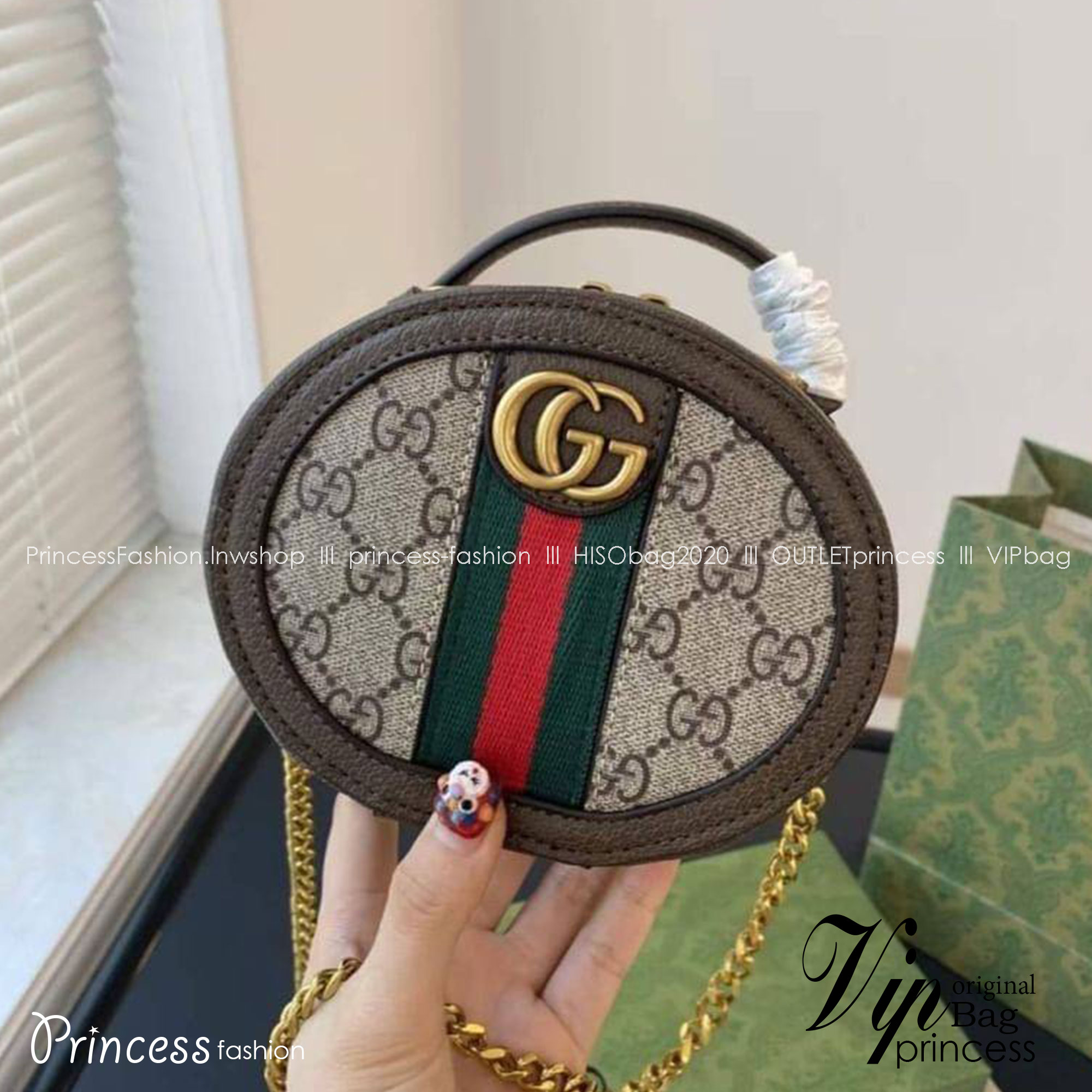 GUCCI OPHIDIA MINI CHAIN BAG กระเป๋าทรงกลมสวยเด่น มีดีเทลเพิ่มความหรู วัสดุหนังแคนวาสสลับหนัง ใบเล็กน่ารักภายในโล่งกว้าง พร้อมสายสะพายโซ่ ราคาสุดคุ้ม เป็นอีกหนึ่งรุ่นที่สาวๆตามหา ต้องไม่พลาดเลยน้า!!