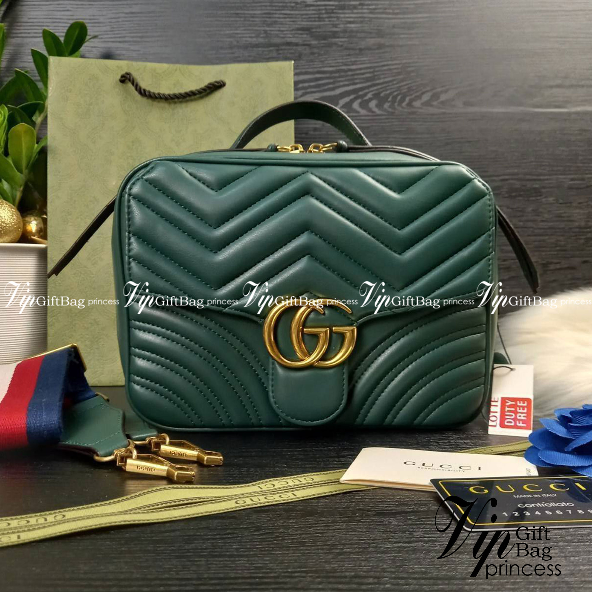 VIP GUCCI GG MARMONT TOP HANDLE SHOULDER BAG / BOLSA GG MATELASSE กระเป๋าถือ กระเป๋าสะพาย คอลเลคชั่นสุดหรู มาพร้อมสายสปอร์ตสะพายยาว สามารถปรับระดับได้ ถอดได้ เป็นอีกรุ่นที่โดดเด่นมากๆ การใช้งานคล้องตัวสุดๆ โดดเด่นด้วยโลโก้ GG ขนาดใหญ่เป็นเอกลักษณ์