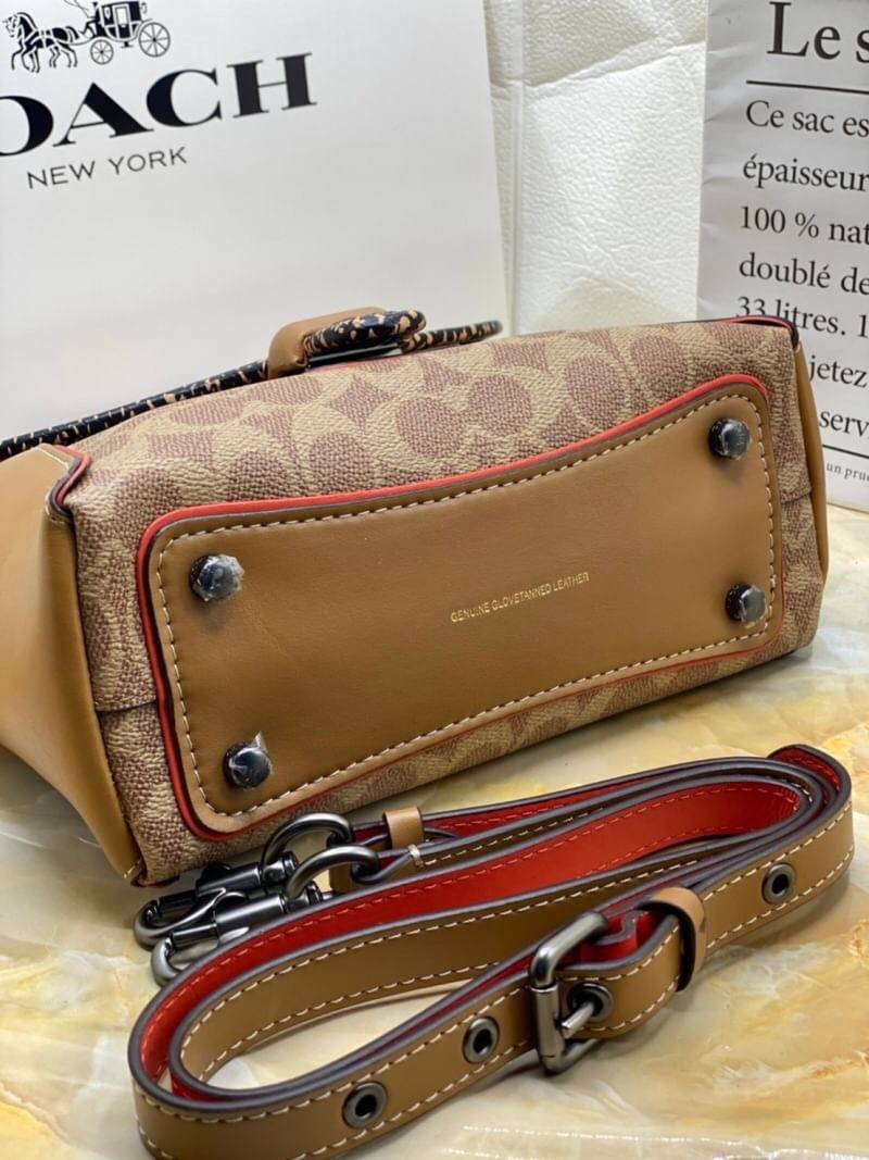 COACH COURIER CARRYALL 23 IN COLORBLOCK SIGNATURE CANVAS WITH SNAKESKIN DETAIL ((3791)) ห้ามพลาดทีเดียว สวยงามมากๆค่ะ!! กระเป๋าถือ//สะพายครอสบอดี้ร์ได้ วัสดุหนังแท้น้ำหนักเบาค่ะ รุ่นนี้โดดเด่นตรงลายของหนังผสมกันได้ลงตัวหรูมากๆ เปิดปิดกระเป๋าแบบกดล็อค ปากก