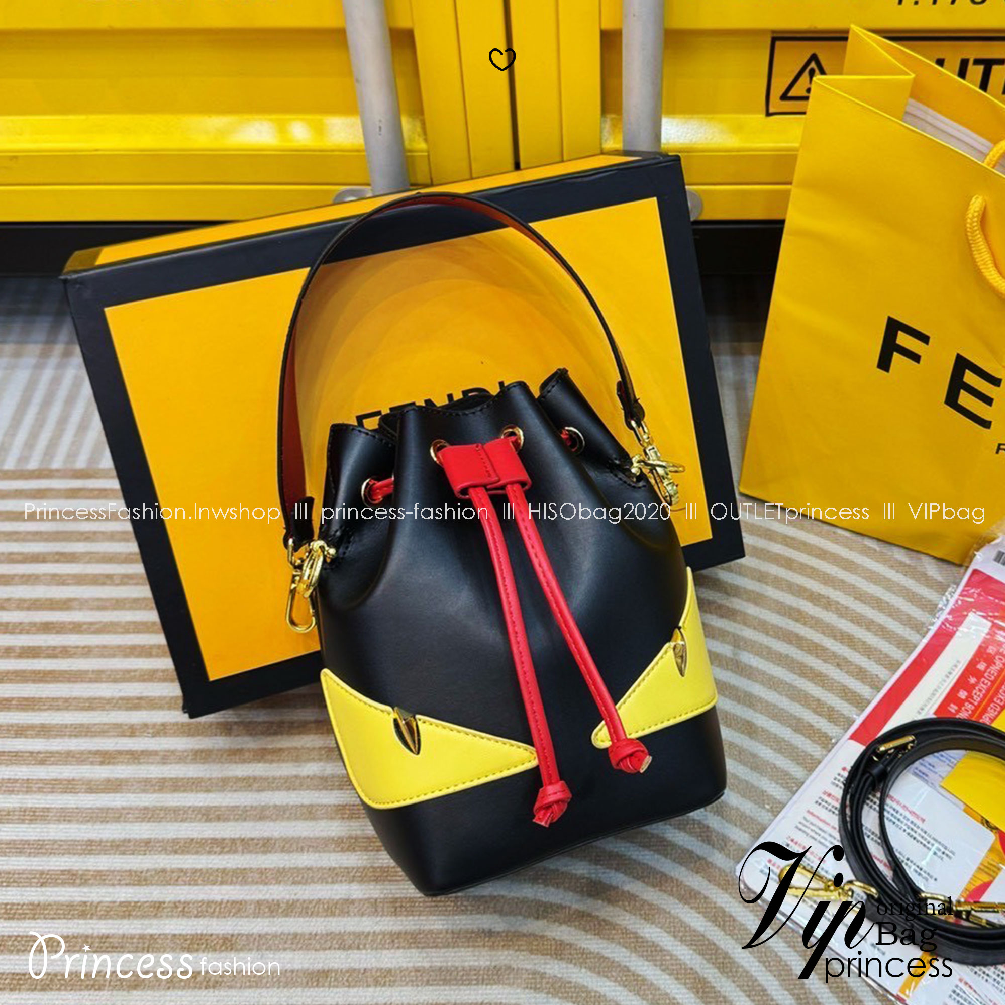 FENDI Mon Tresor Lunar New Year Mini Bucket Bag กระเป๋าสะพายทรงบัคเก็ต ต้อนรับตรุษจีน ด้วยดวงตาปีศาจ หรือ ‘Monster Eyes’ ที่ทำให้กระเป๋าดูขี้เล่นมากขึ้น เป็นการตอกย้ำชื่อรุ่นได้เป็นอย่างดี