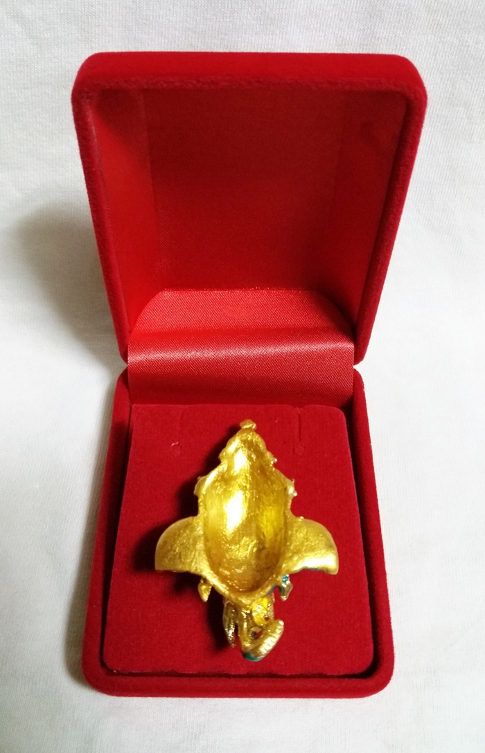 สินค้าหมดค่ะ เศียรพระพิฆเนศสีเขียวประดับพลอย(ตั้งบูชาหรือทำเป็นจี้ห้อยคอ)พร้อมกล่องกำมะหยี่ค่ะ