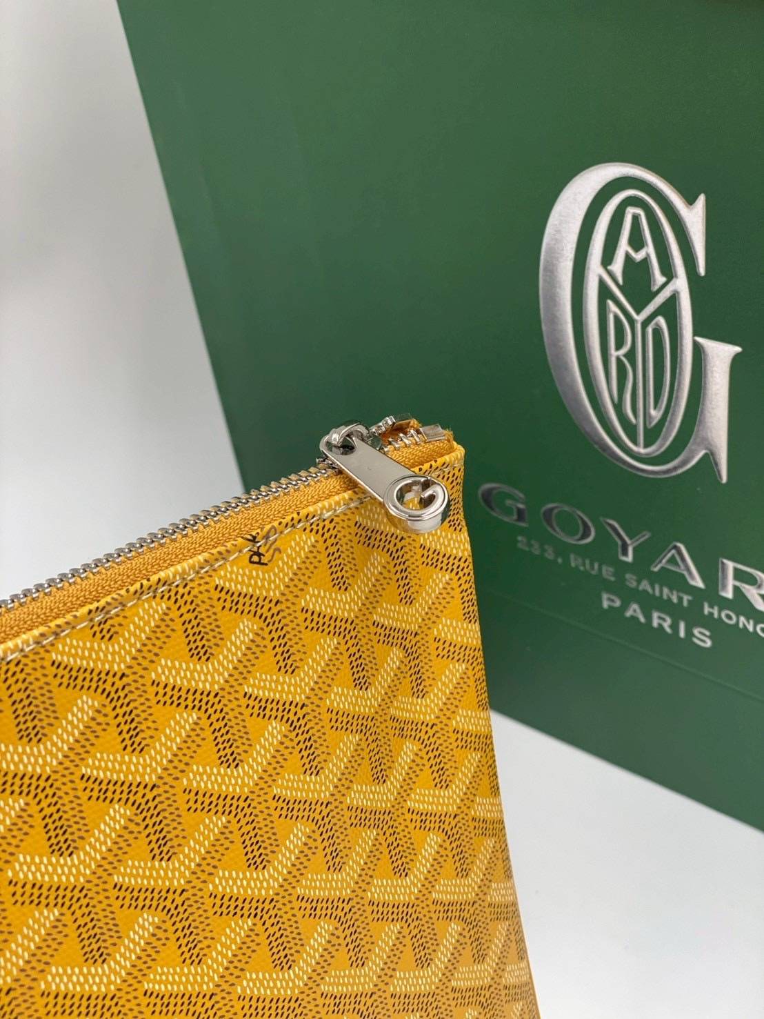 ORI หนังแท้ | GOYARD Senat MM Pouch / GOYARD Clutch Bag กระเป๋าทรงพอชคลัช ใช้เป็นกระเป๋าจัดระเบียบสำนักงานได้ เหมาะสำหรับใส่เอกสารขนาด A4, จัดระเบียบสิ่งของในกระเป๋า หรือใช้เป็นกระเป๋าคลัตช์สำหรับใช้ในชีวิตประจำวัน