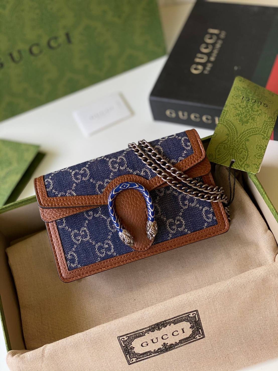 หนังแท้ GUCCI Dionysus mini bag / GG Shoulder bag / GG Denim Dionysus พร้อมส่งที่ไทย กระเป๋าสะพายข้างหนังแท้ เกรดหนังคุณภาพดียิ่งใช้หนังยิ่งสวย โทนสีน่าใช้มากก มาในดีไซน์คลาสสิคเรียบหรูเข้ากับทุกลุ๊คแบบไม่มีเอ้าท์ พร้อมส่งที่ไทย ภาพสินค้าถ่ายจากงานขายจริง