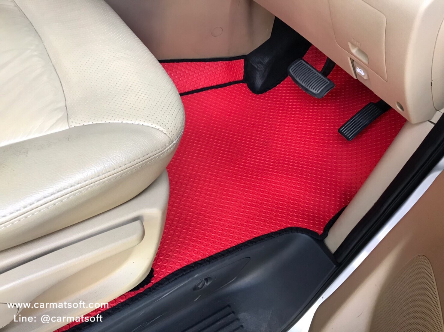 ยางปูพื้นรถยนต์ HYUNDAI H-1 พรมกระดุมเม็ดเล็ก รถตู้ฮุนได สีแดงขอบดำ เต็มคัน