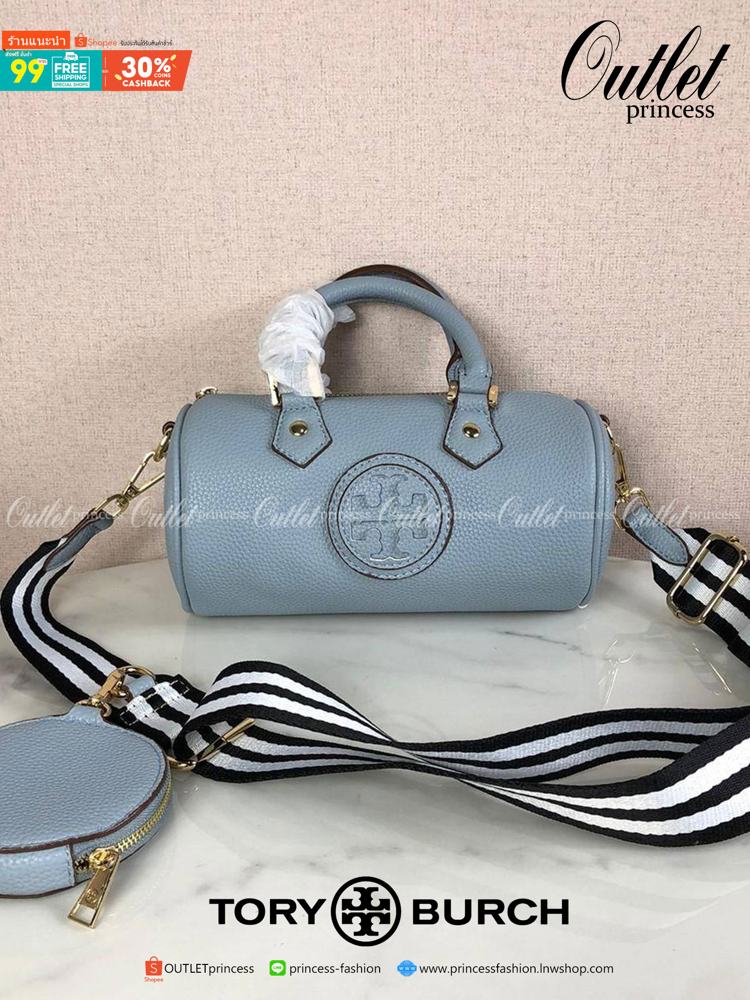 กระเป๋าถือ หรือสะพาย TORY BURCH เปิด - ปิดกระเป๋าด้วยซิป ด้านในมีช่องใส่ของ 1 ช่อง มาพร้อมสายสะพายยาว สามารถถอดและปรับได้ Free Size ค่ะ