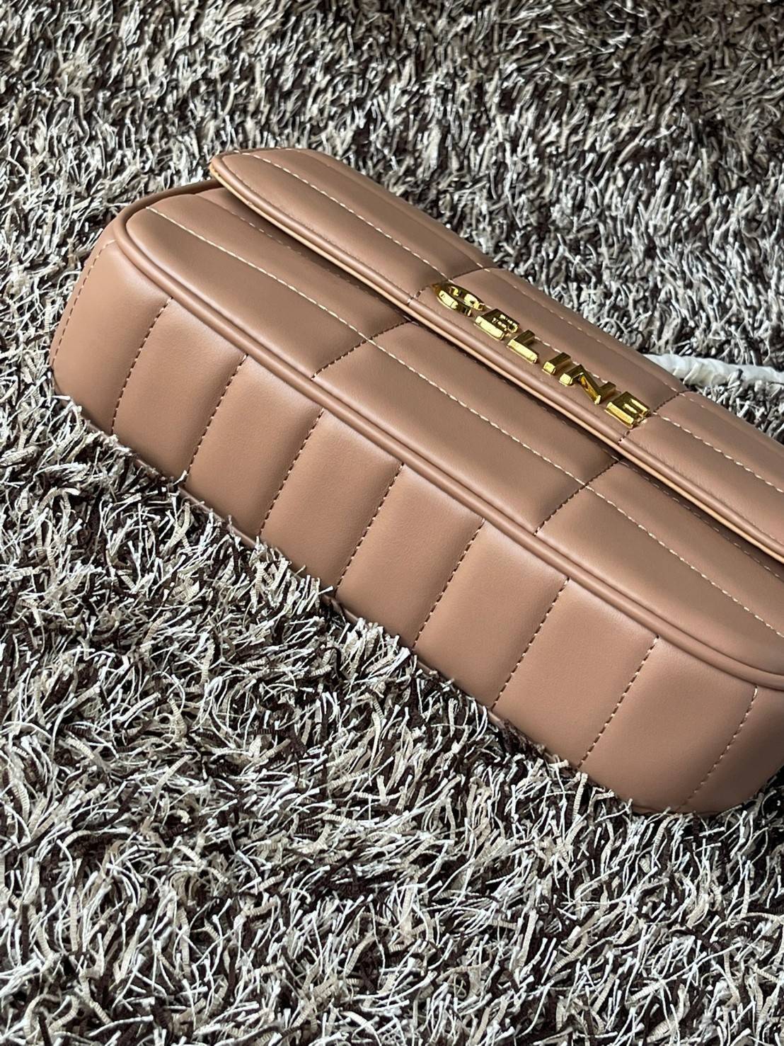 CELINE CHAIN SHOULDER BAG MATELASSE MONOCHROME CELINE in Quilted Goatskin กระเป๋าเทรนด์กระเป๋าสุดฮอตแต่ยังคงความคลาสสิก