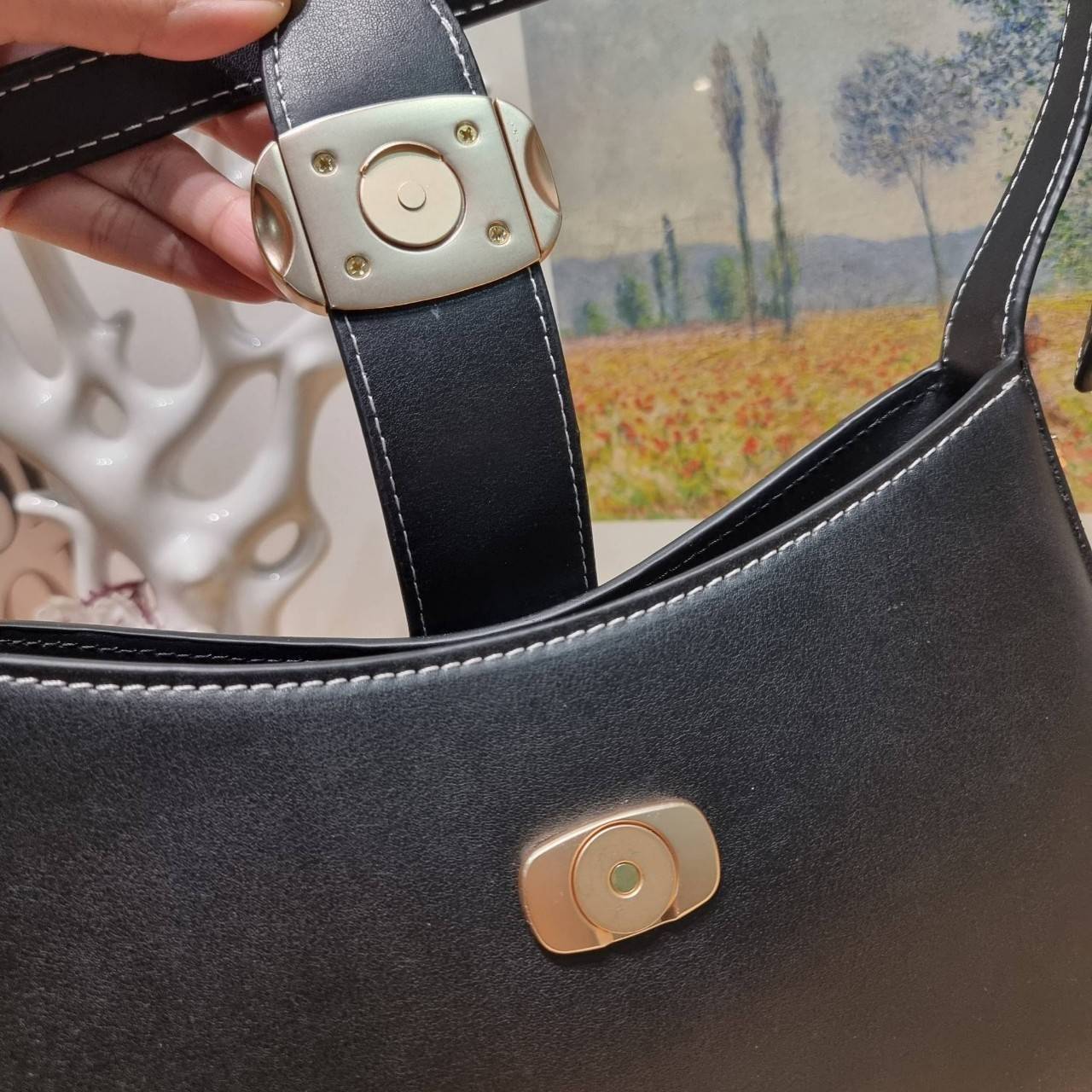COACH ELIZA SHOULDER BAG IN SIGNATURE CANVAS CR532 / CR533 กระเป๋าสะพายไหล่ทรงโฮโบสุดหรู ดีไซน์โลโก้แบบใหม่สวยเด่น เกรดท็อปออริ เกรดดีสุด สลับแท้ 1:1 ใช้ต่างประเทศได้