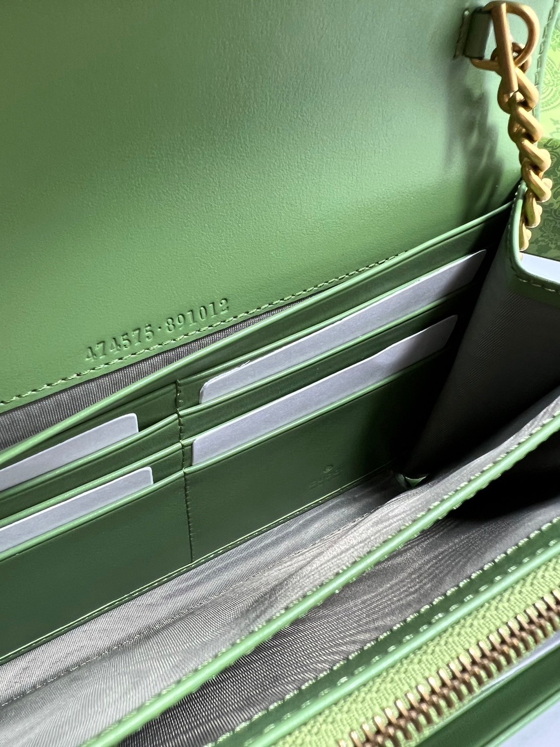 GUCCI GG Marmont Chain Wallet Matelasse Mini Soft Leather / GUCCI WOC เกรดออรินอล งานหนังสวยมากค่ะ ละมุนที่สุด ใส่บัตร ใส่แบงค์ได้ รับรองว่าจะเป็นกระเป๋าที่จะหยิบใช้งานได้บ่อยๆ รับประกันความสวยปังค่าาา