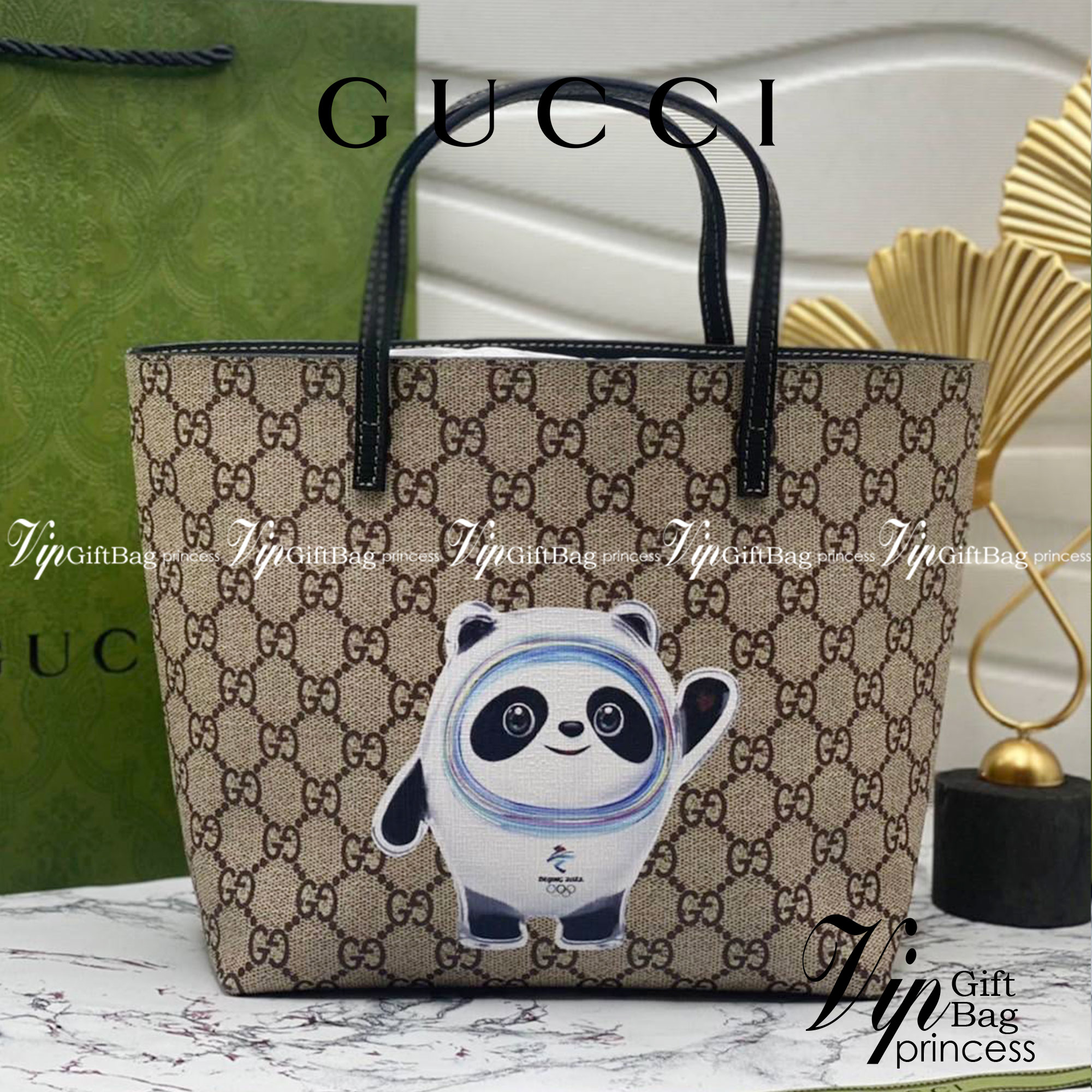(รวมแบบ) หนังแท้ GUCCI Animal-Friendly Gucci Kid GG Supreme Tote Bag ลายใหม่น่ารักมากเลยค่าา งานหนังแท้ทรงตั้งสวย ขนาดกะทัดรัด จุของได้เยอะ ใช้ได้ทั้งเด็กและผู้ใหญ่ น่ารักมากค่ะ