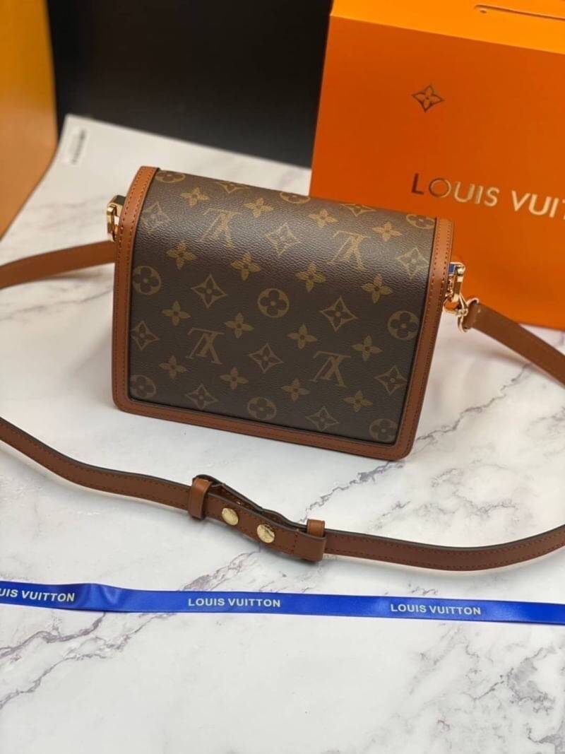 VIP GIFT 】หนังแท้ LOUIS VUITTON DAUPHINE MINI LEATHER HANDBAG - BROWN 20cm