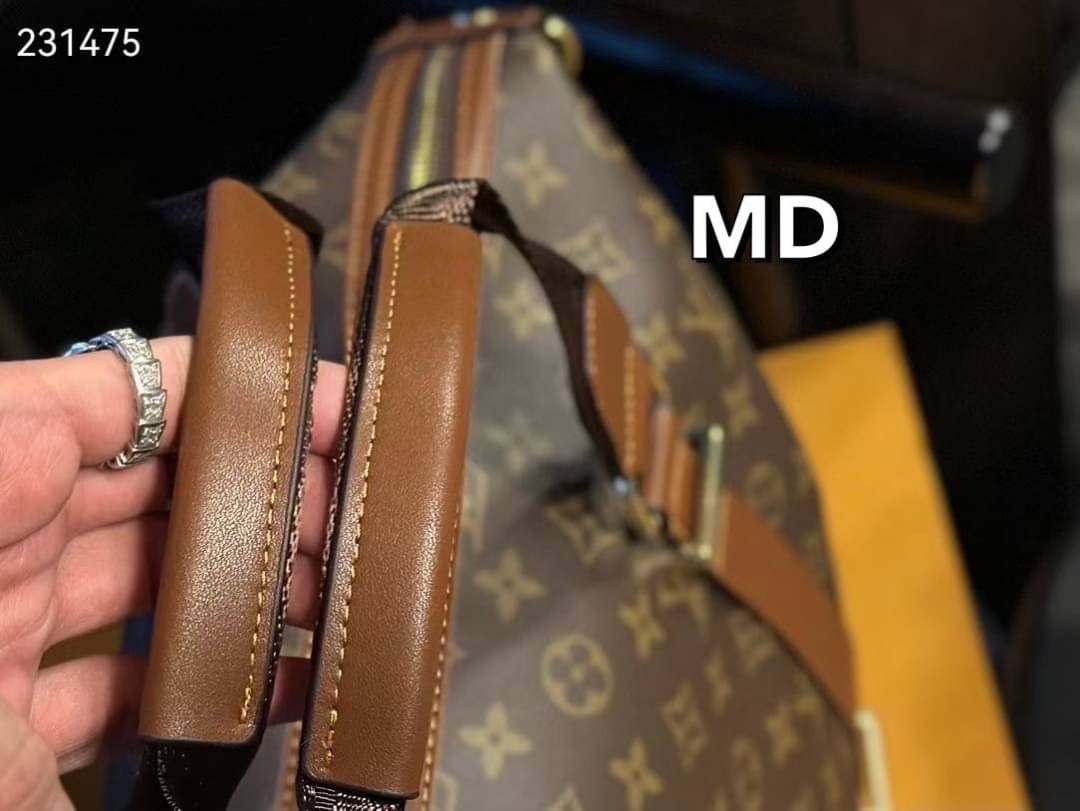 LV KEEPALL Monogram Canvas Bag 40cm กระเป๋าเดินทางสุดคลาสสิค ขนาดจุใจพิมพ์ลายโมโนแกรมแคนวาส ไอเท็มที่จะทำให้การเดินทางไม่ธรรมดาอีกต่อไป ด้วยดีเทลความเป็นเอกลักษณ์ เรียบแต่หรู