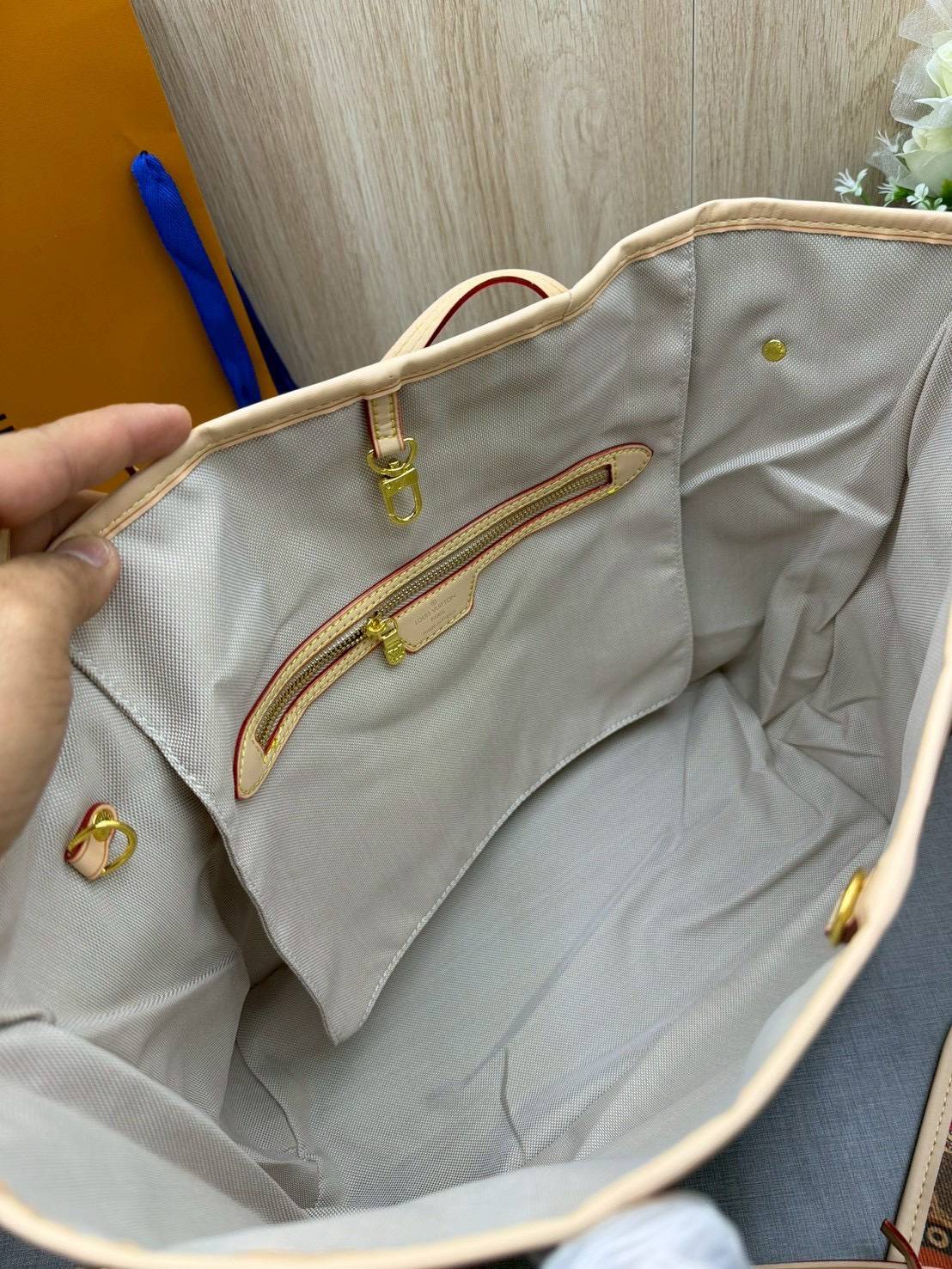 ORI หนังแท้ | LV Neverfull MM Monogram Flight Mode Voyage / LV Tote Bag กระเป๋าสะพายทรงโท้ทใบใหญ่ ดีไซน์ท่องเที่ยว