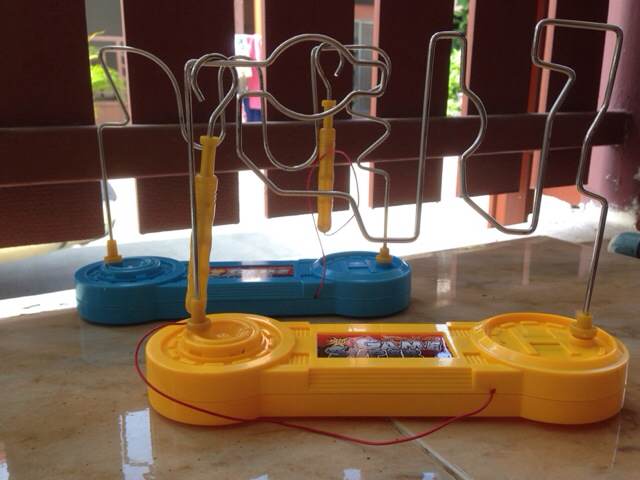 เกมขดลวดไฟฟ้าทดสอบสมาธิ Don't Buzz the wire