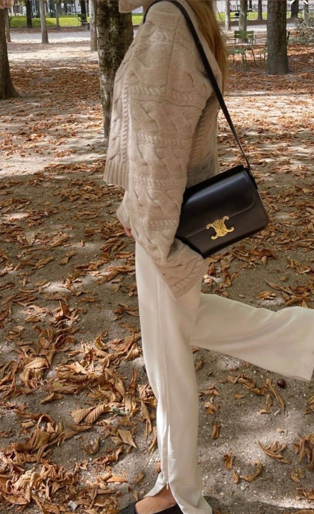 CELINE CLASSIQUE TRIOMPHE BAG IN SHINY CALFSKIN ไอเท็มสุดคลาสสิค ที่ขาดไม่ได้ กระเป๋าสะพายทรงสวยคลาสสิค แฝงความผู้ดี ที่ใช้ได้ทั้งชายหญิง วัสดุหนังคุณภาพดี