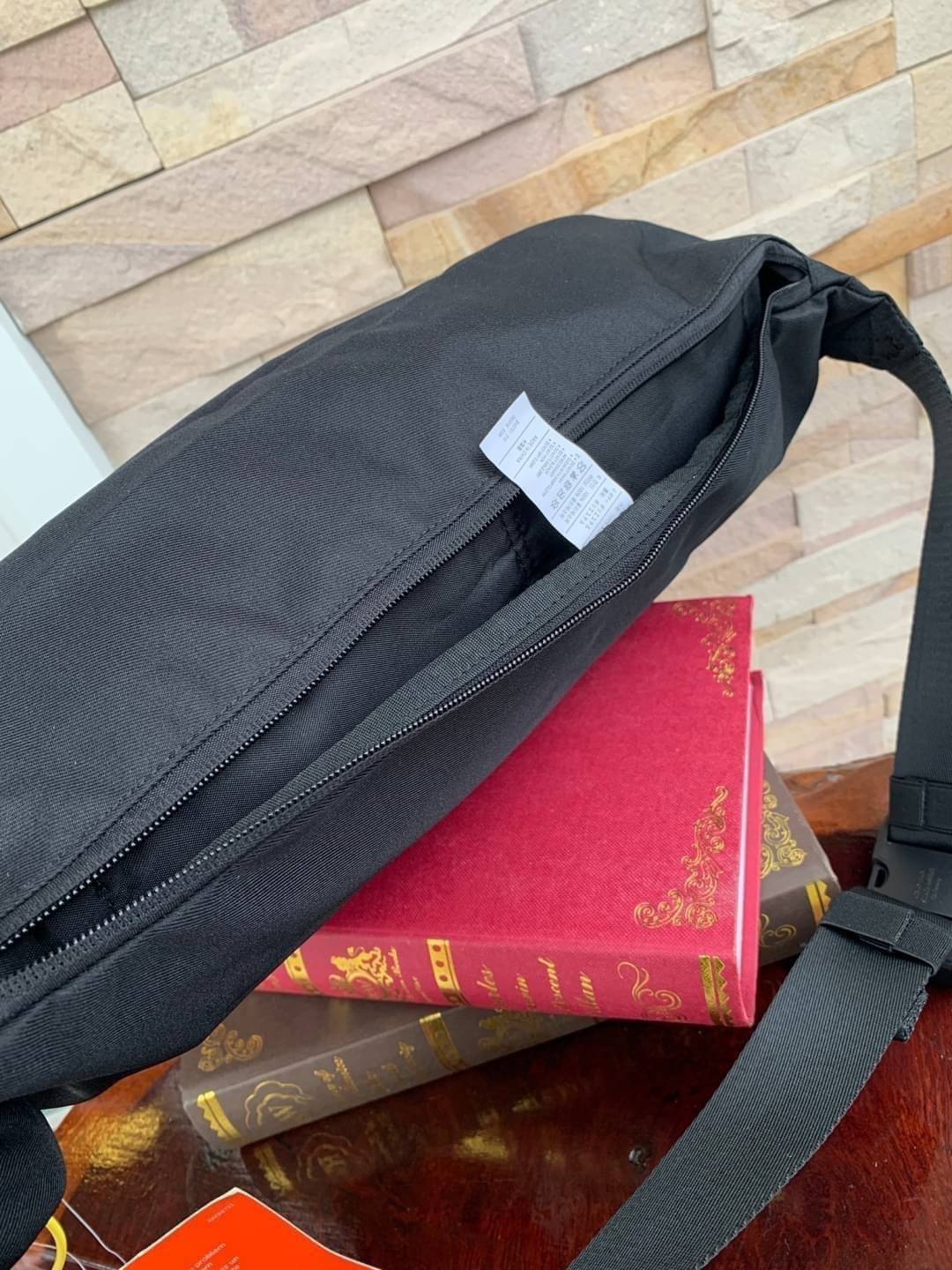 Nike Tech hip pack กระเป๋าคาดเอว Nike Tech รุ่นใหม่ชนช้อป!! ให้คุณหยิบใช้อุปกรณ์กีฬาและพกพาได้อย่างง่ายดาย