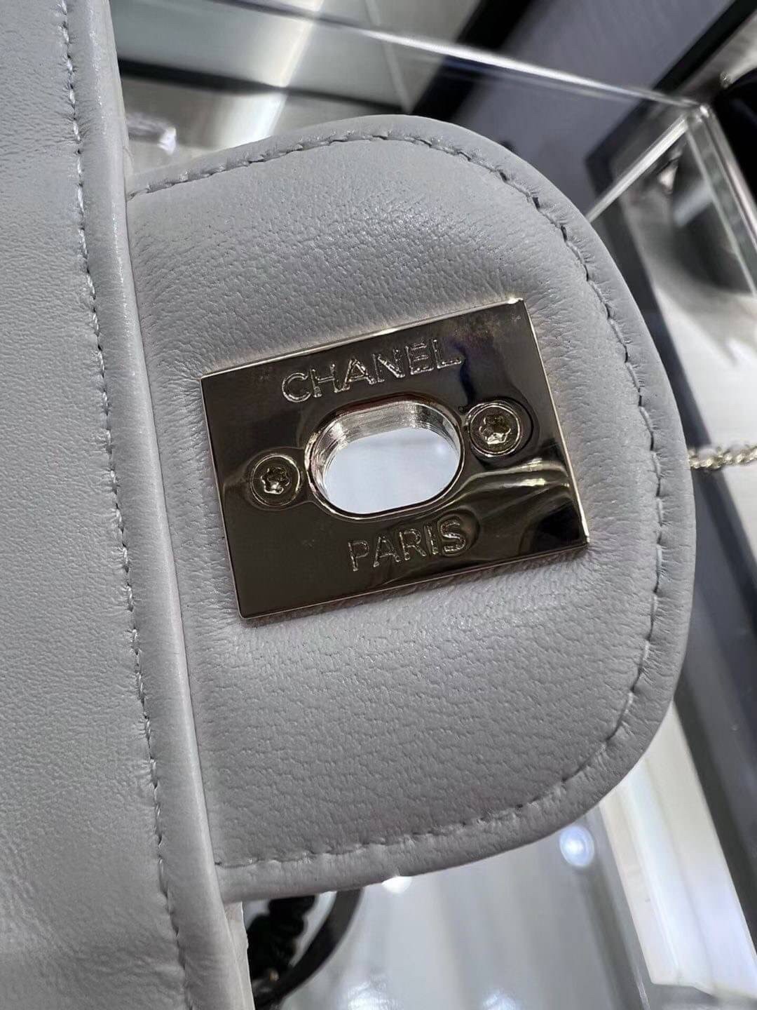 CHANEL Heart Bag 2022 SpringSummer Crossbody สวยมาก มงลงมาก!! กระเป๋าสะพายสุดคิ้วท์ ที่ดีไซน์รูปทรงหัวใจไม่ซ้ำใคร น่ารักทุกสี น่าใช้ไปเลยแม่!!