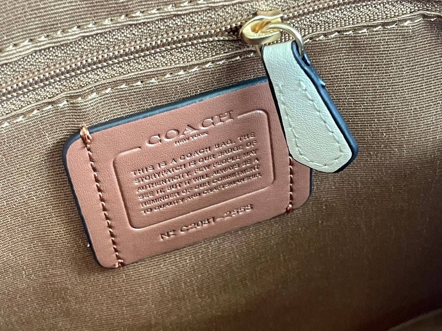 Coach KATY SATCHEL IN SIGNATURE CANVAS (COACH 2558) [Light Khaki Chalk]