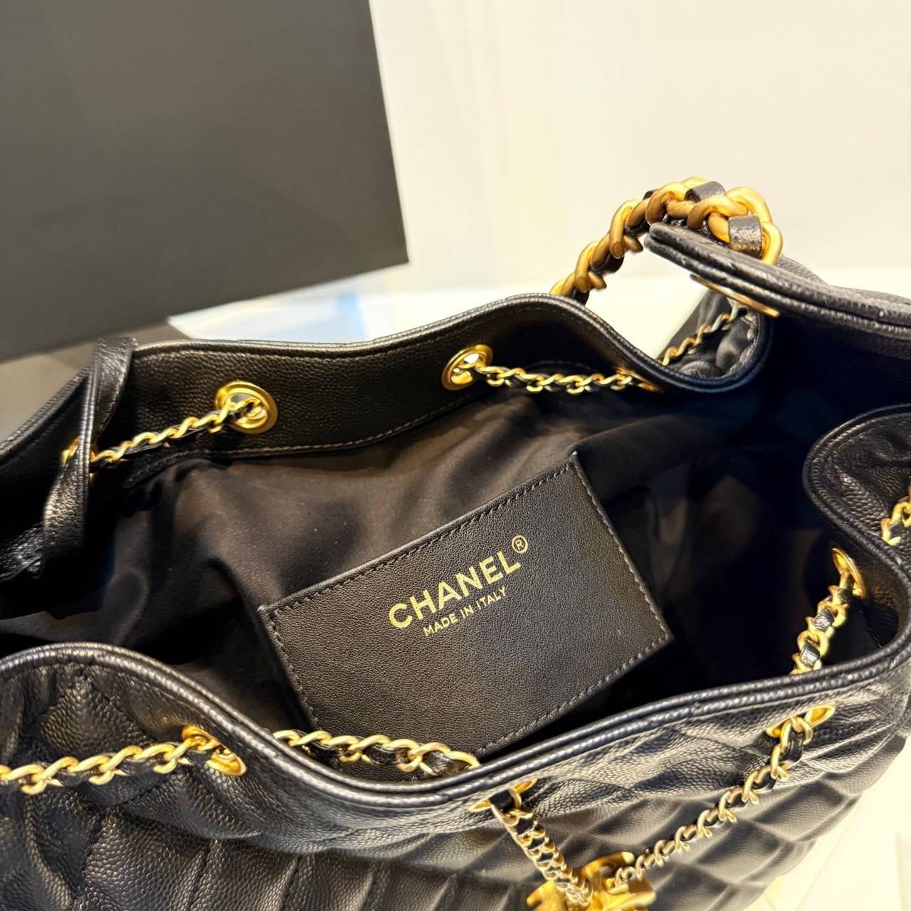 TOP ORI หนังแท้ | มีรองบ่า CHANEL 25 Medium Handbag Spring-Summer 2025 กระเป๋าสะพายรุ่นใหม่สุดฮอตแห่งปี หนังแท้ลายเกรน ที่สุดแห่งความไอคอนิก มาพร้อมใบเล็ก อะไหล่สีทองสวยหรู