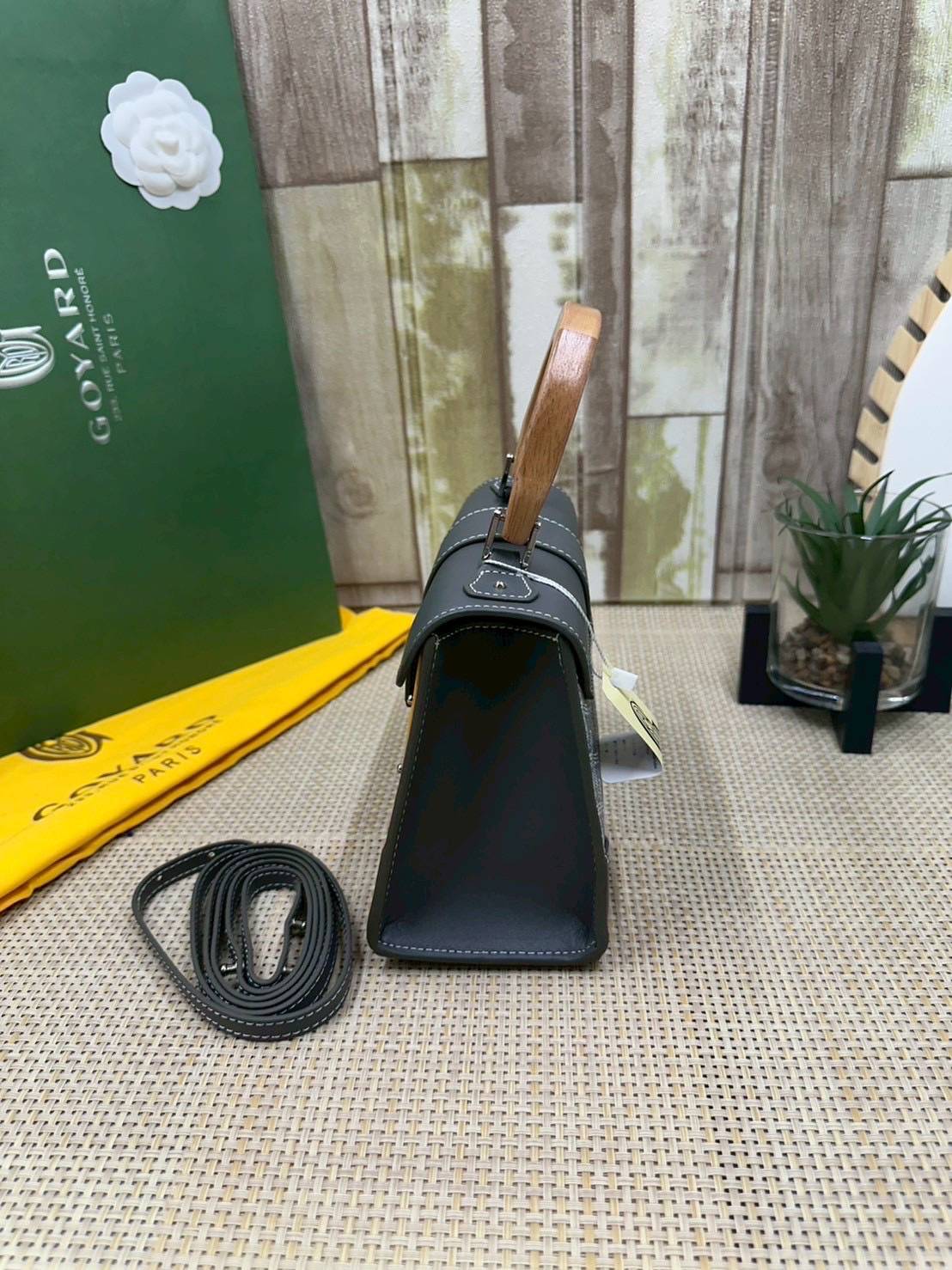 10 สี ORI หนังแท้ | GOYARD Saïgon Souple Mini Bag 20cm กระเป๋าถือ/สะพายดีไซน์หูจับไม้เป็นเอกลักษณ์ที่สวยหรูหราสง่างาม