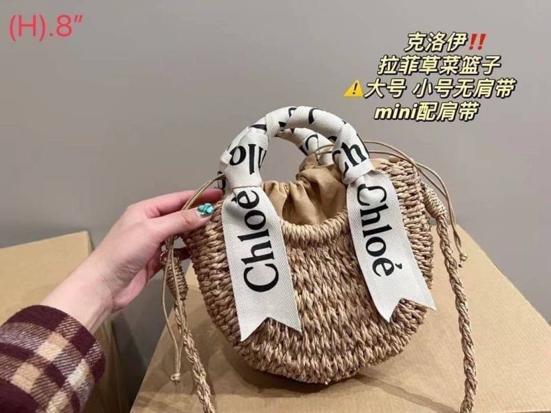 Chloe Straw Handbag Summer Beach Weave / CHLOE woody basket mini bag 8" กระเป๋าสานสไตล์มินิมอล ซับในผ้าอย่างดี มาพร้อมผ้าผูกหูกระเป๋า สวยลงตัวรุ่นนี้ไม่ควรพลาดน้า สวยปังไม่ไหว ภาพสินค้าถ่ายจากงานขายจริง น่ารักมากค่ะ