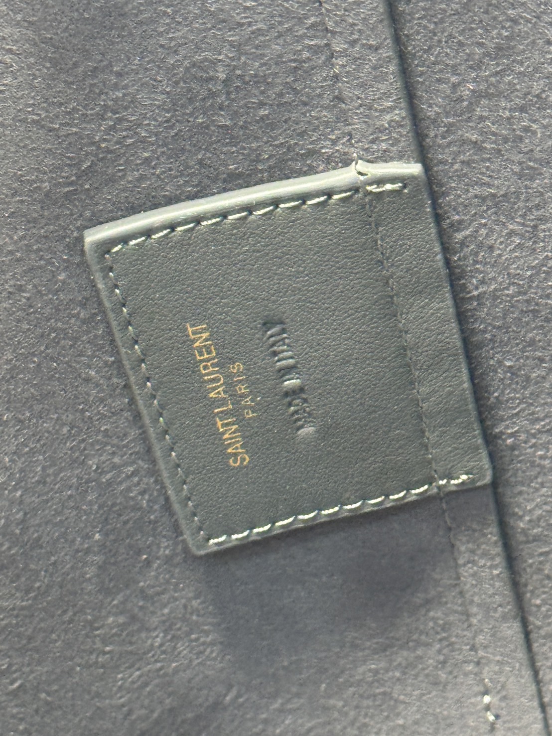 YSL Shopping Large Tote Bag กระเป๋าทรงโท้ทใบใหญ่หนังแท้ ภายในโล่งกว้าง จุของได้เยอะ เรียบหรูทรงสวย ดีไซน์ออกมาให้ใช้งานได้ทุกลุค ทุกโอกาส สวยคมชัดทุกสี