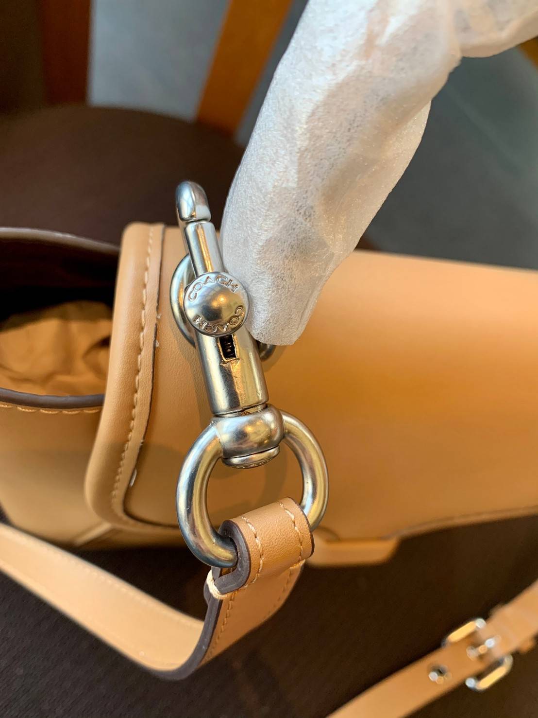 COACH COURIER CARRYALL 23 IN COLORBLOCK SIGNATURE CANVAS พร้อมส่ง 7 แบบ พร้อมส่ง ลุคดูไฮสุดๆค่ะ! กระเป๋าสะพายหนังหรูหราและคลาสสิค หนังแท้ชั้นดีที่สุด น้ำหนักเบา หนังสวยมากก สัมผัสแล้วหลงรักแน่นอนจ้าา😘